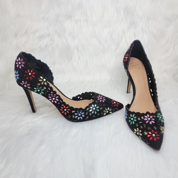 INC International Concepts black pumps pointed toe multi colored floral heels. - Picture 4 of 9